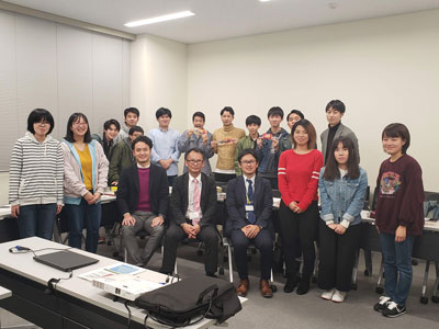 ひたちなか市職員を囲んでイメージ